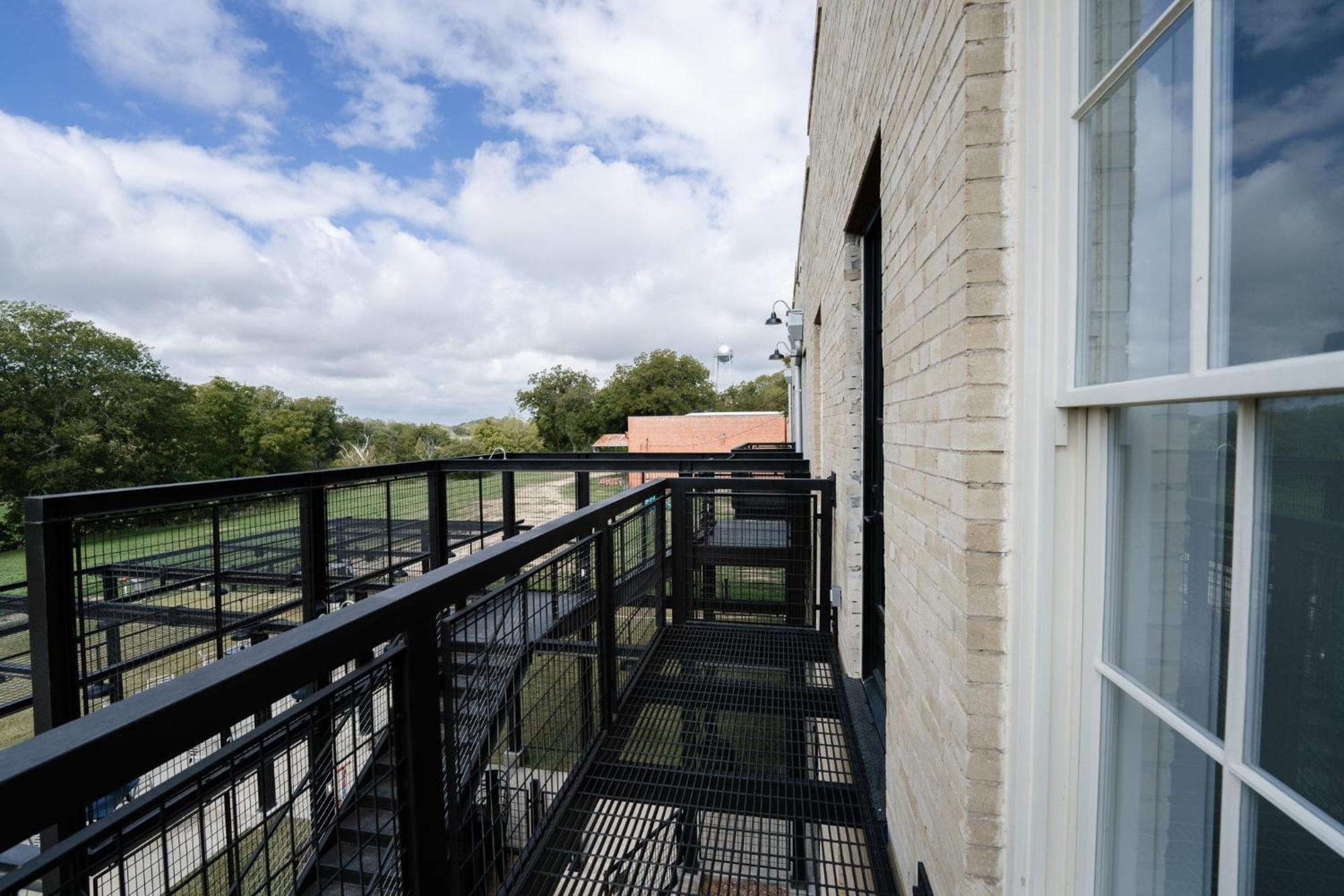 Western 1924 Luxury Lofts Martindale المظهر الخارجي الصورة