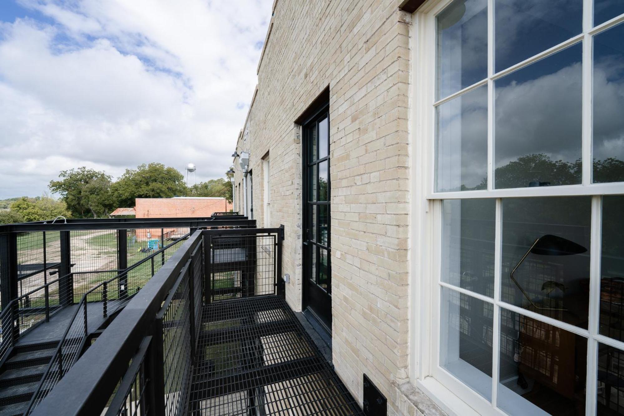 Western 1924 Luxury Lofts Martindale المظهر الخارجي الصورة